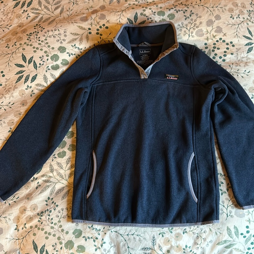 L.L.Bean Women’s Sweater fleece pullover size medium; navy blue with grey trim.